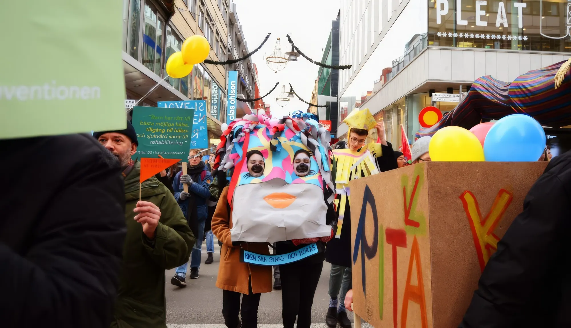 The Barnevalen carnival parade on its way to Mynttorget