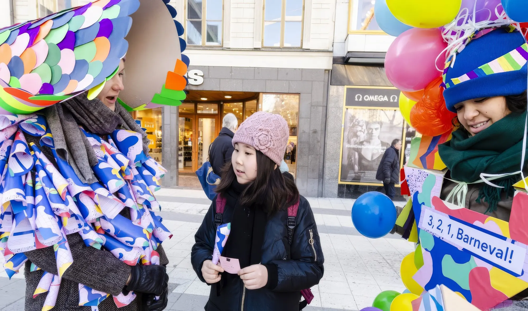 Children and architects parading down Drottninggatan